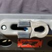 Picture of Flat splicer shackle red Factor 55